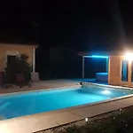 ヴィラ Spacieuse 4 Les Manoques